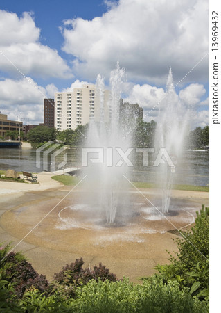 Fountain in Rockford 13969432