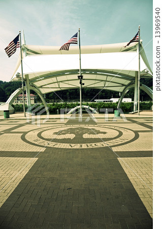 Charleston - West Virginia 13969540