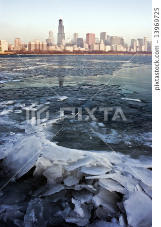 Freezy morning in Chicago Freezy morning in Chicago 13969725