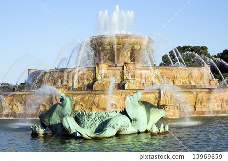 Buckingham Fountain 13969859