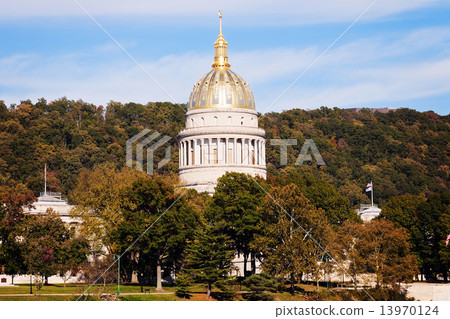 Charleston - State Capitol Building 13970124