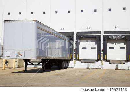 Loading docks 13971118