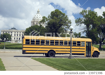 School Bus in front of State Capitol 13971396