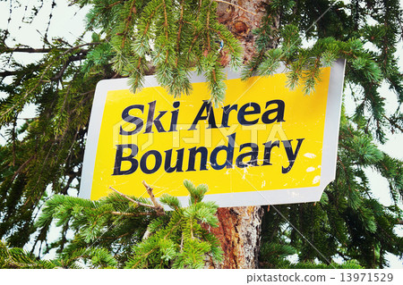 Ski area boundry 13971529