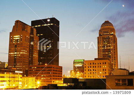 Early morning in Louisville, Kentucky Early morning in Louisville, Kentucky 13971809