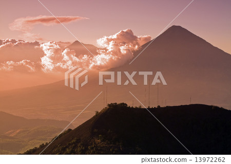 Volcanos seen from Volcano 13972262
