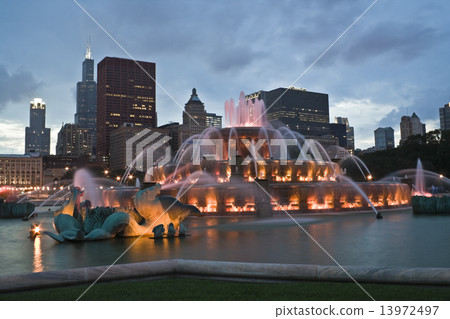 Chicago panorama with Buckingham Fountain Chicago panorama with Buckingham Fountain 13972497