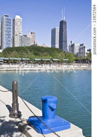 Office buildings in Chicago 13972564