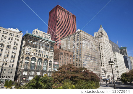 South Michigan Avenue South Michigan Avenue 13972944