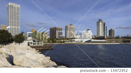 Milwaukee, Wisconsin 13972952