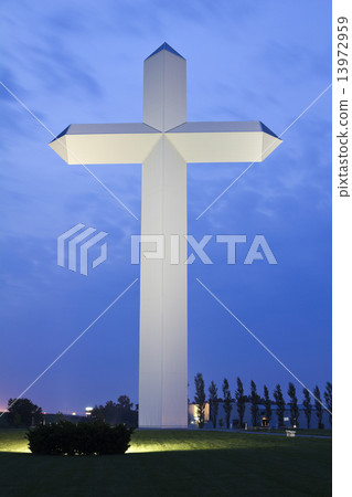 Cross in Effingham Cross in Effingham 13972959