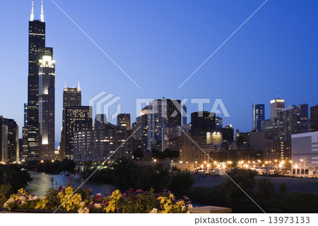 Evening in Chicago Evening in Chicago 13973133