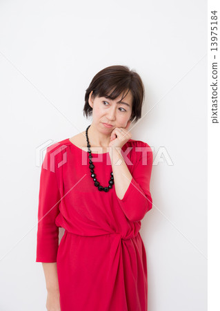 Angry woman in her 30's 13975184