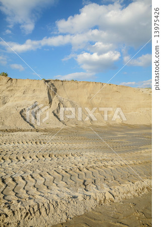 Sand exploiting 13975426