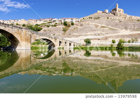 San Vicente de la Sonsierra, La Rioja, Spain San Vicente de la Sonsierra, La Rioja, Spain 13979598
