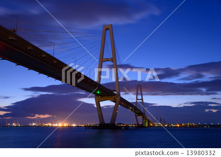 愛知縣名古屋梅多特里頓和名古屋港黃昏 愛知縣名古屋梅多特里頓和名古屋港黃昏 13980332