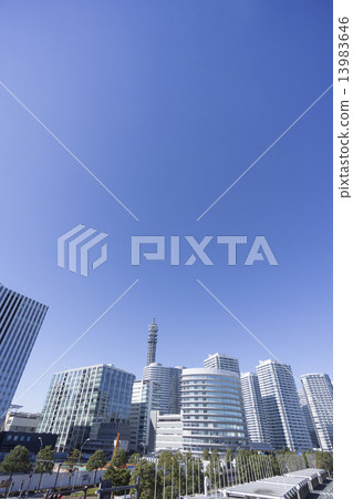 Yokohama Minatomirai and high-rise tower apartment group Sunny blue sky Yokohama Minatomirai and high-rise tower apartment group Sunny blue sky 13983646