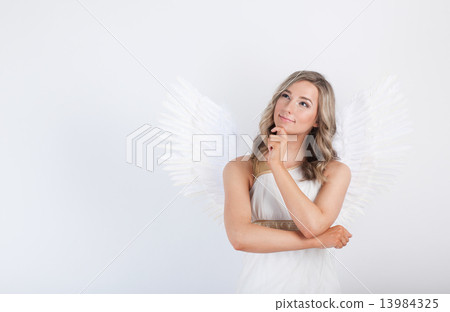 Foreign women's portrait Foreign women's portrait 13984325