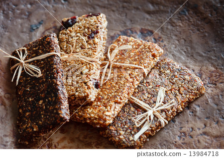 granola bar 13984718