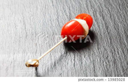 cherry tomato with mozzarella cherry tomato with mozzarella 13985028