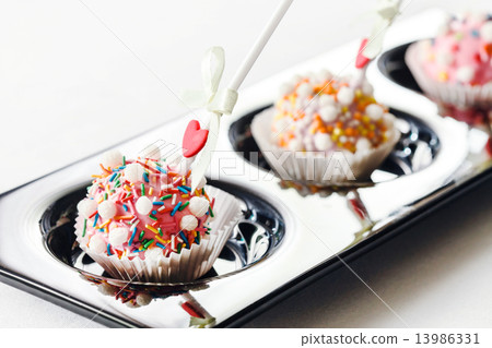 cake pops 13986331