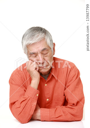 老人睡著了 老人睡著了 13987799