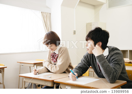 男學生作弊 13989956