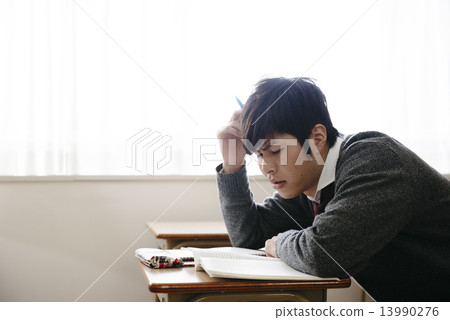 A troubling male student 13990276