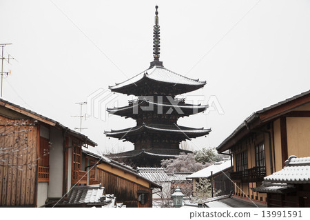 Snow Yasaka Tower 13991591