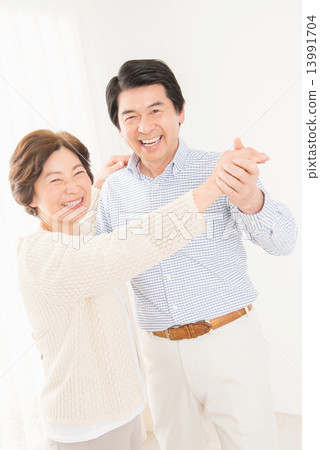 Senior couple image 13991704