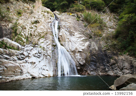 Falls waterfall (Otaki) 13992156
