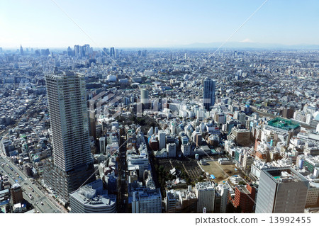 從池袋和東京市中心看到的富士山 13992455