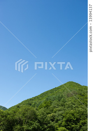 藍天和山脈 13994137