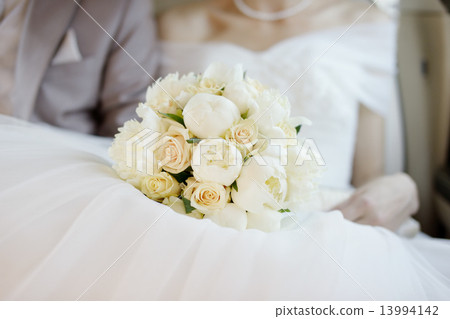 Wedding flowers bouquet 13994142
