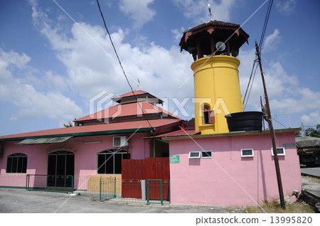 Batak Rabit Mosque in Teluk Intan, Perak Batak Rabit Mosque in Teluk Intan, Perak 13995820