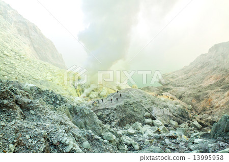 Sulfur mining at Kawah Ijen volcano, Java, Indonesia 13995958