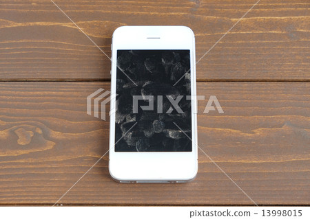 Smile on the smartphone 13998015