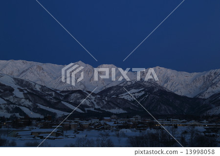 Hakuba mountain ranch at dawn 13998058