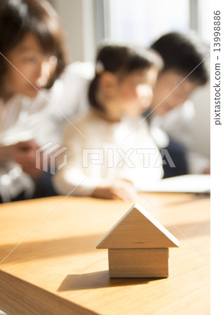 Housing exhibition image 13998886