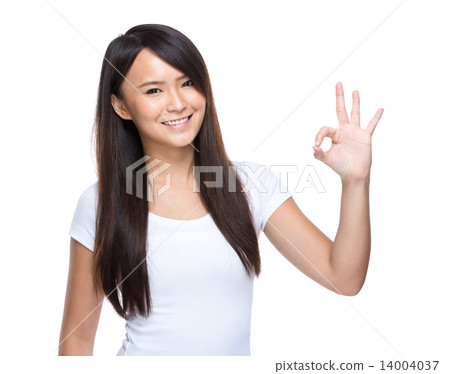 Woman with ok sign 14004037
