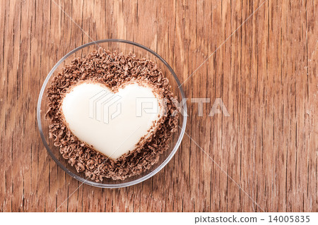 vanilla jelly in the form of heart 14005835