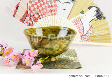 Matcha tea bowl and folding fan 14007355