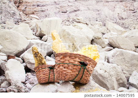Basket of sulfur at  crater Kawah Ijen volcano, Surabaya, Indonesia 14007595