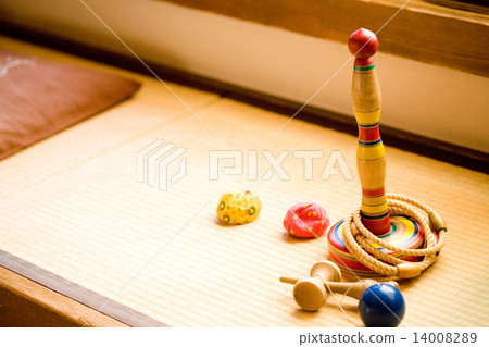 Traditional play 14008289