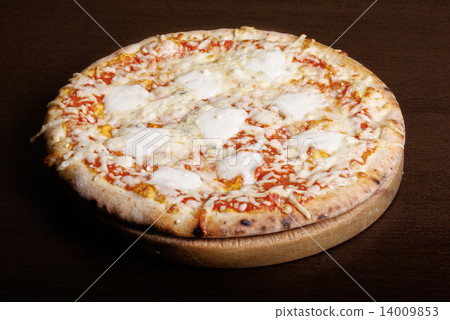 Fresh baked cheese pizza Fresh baked cheese pizza 14009853