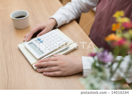 家庭主婦 14010284