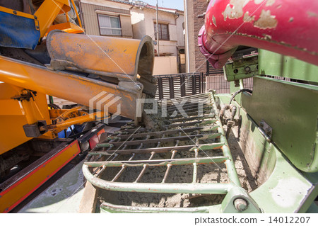 Injection of raw coal from housing construction mixer car to pump car 14012207