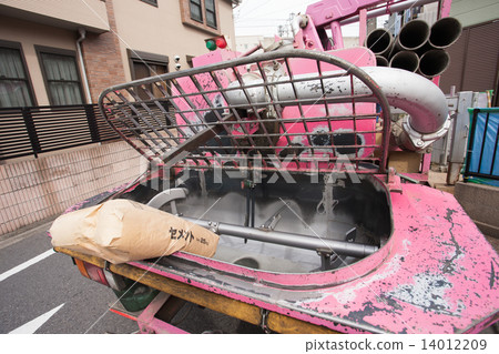 Injection of raw coal from housing construction mixer car to pump car 14012209
