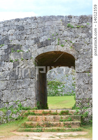 世界遺產·Zakkito城堡遺址'城堡門'（沖繩縣中上郡讀谷村） 14012359
