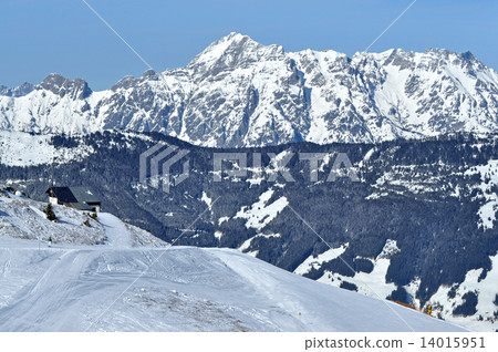 Ski resort in Austria 14015951